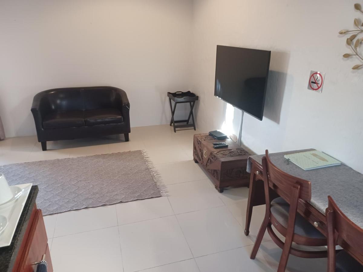 Summerstrand Self Catering For Two Порт-Элизабет Экстерьер фото