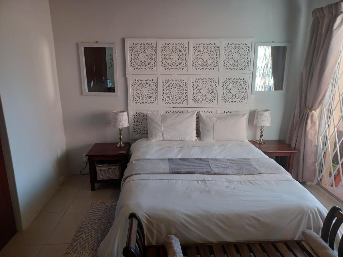 Summerstrand Self Catering For Two Порт-Элизабет Экстерьер фото